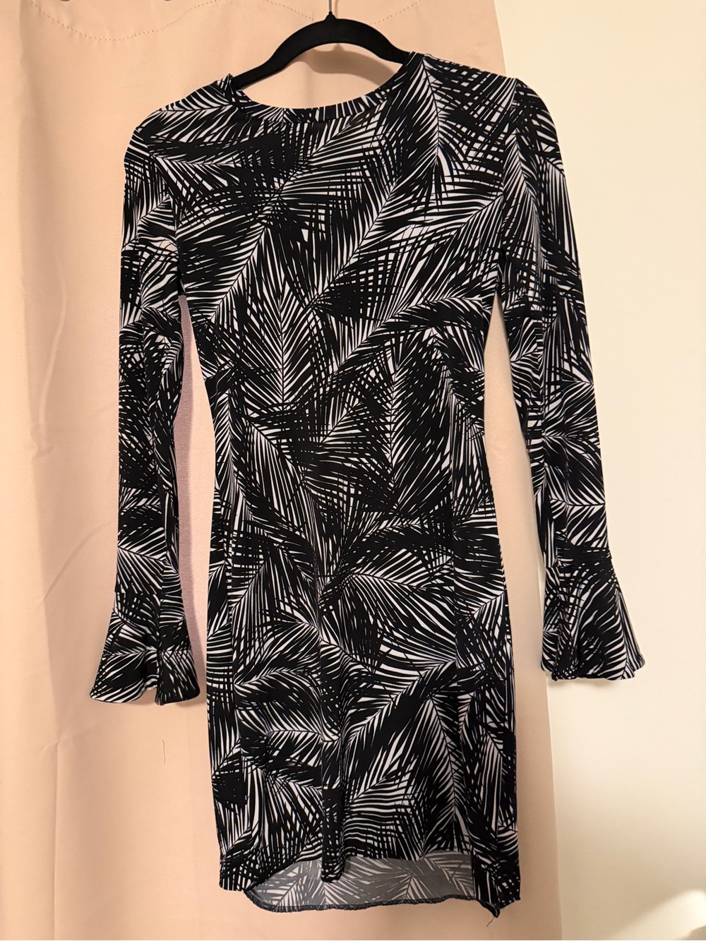 Michael Kors Black & White Palm-Print Long Sleeve Women's Dress